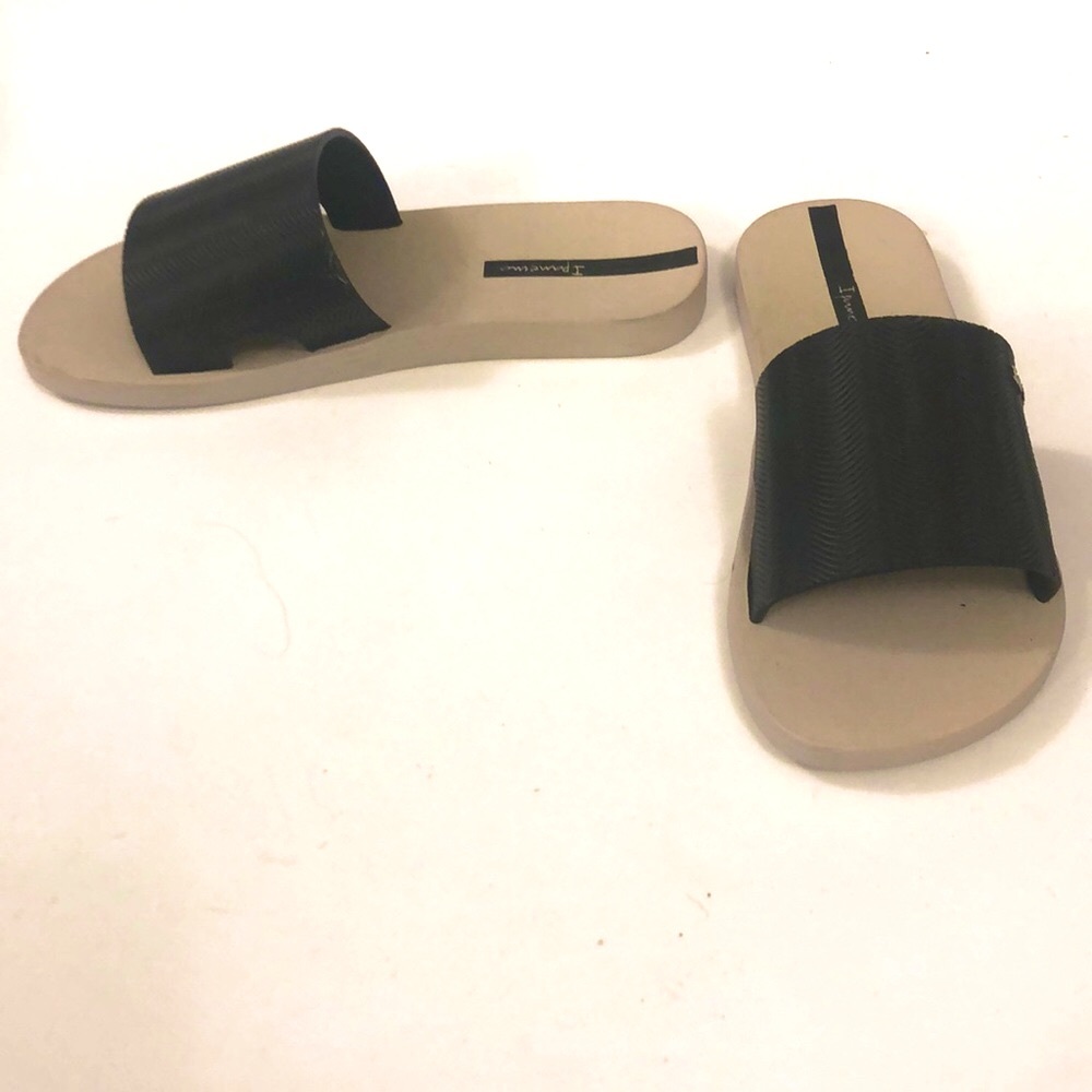 Ipanema 4/5 USA Slides Black Cream or Tan Made in Brazil Excellent Condition